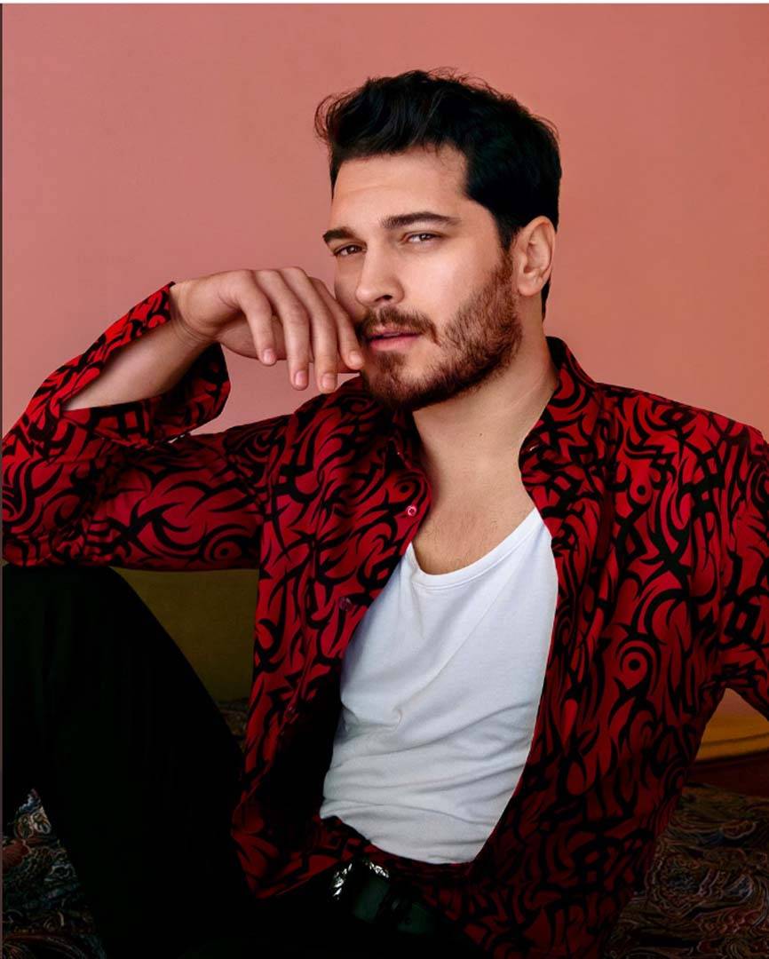 Çağatay Ulusoy yeni dizisiyle ekranlara geri dönüyor! Oynayacağı rol çok konuşulacak! 1